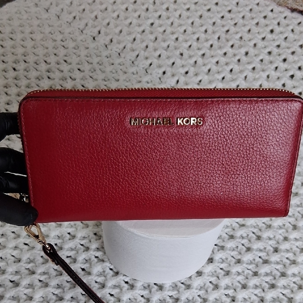 Michael Kors Red Wallet - Picture 3 of 8
